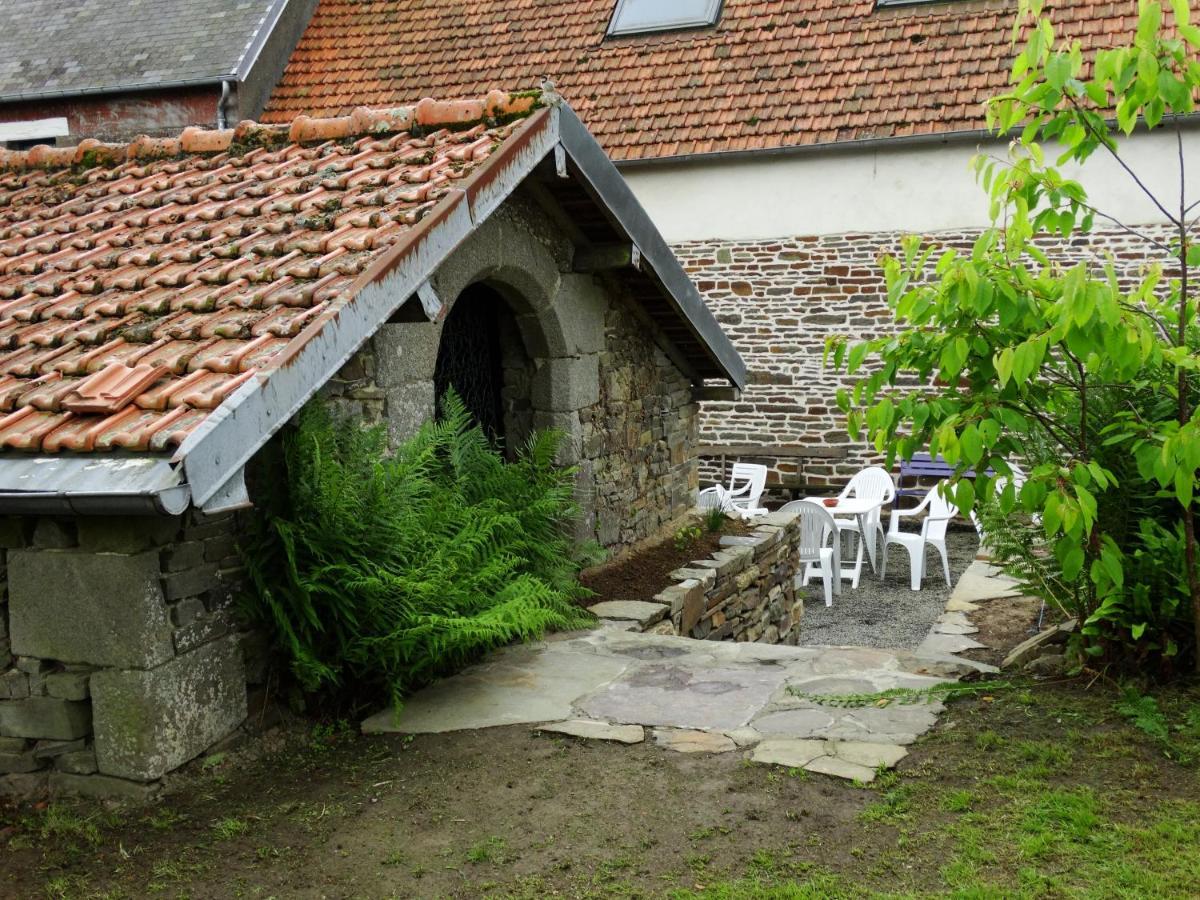 Bed and Breakfast Le Relais Saint-Sauveur-la-Pommeraye Zewnętrze zdjęcie